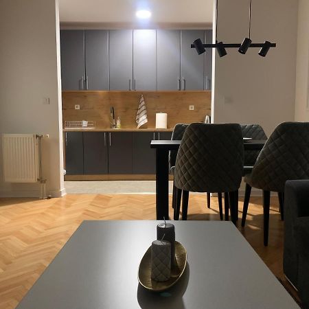 בייאליינה Apartman Geneva מראה חיצוני תמונה