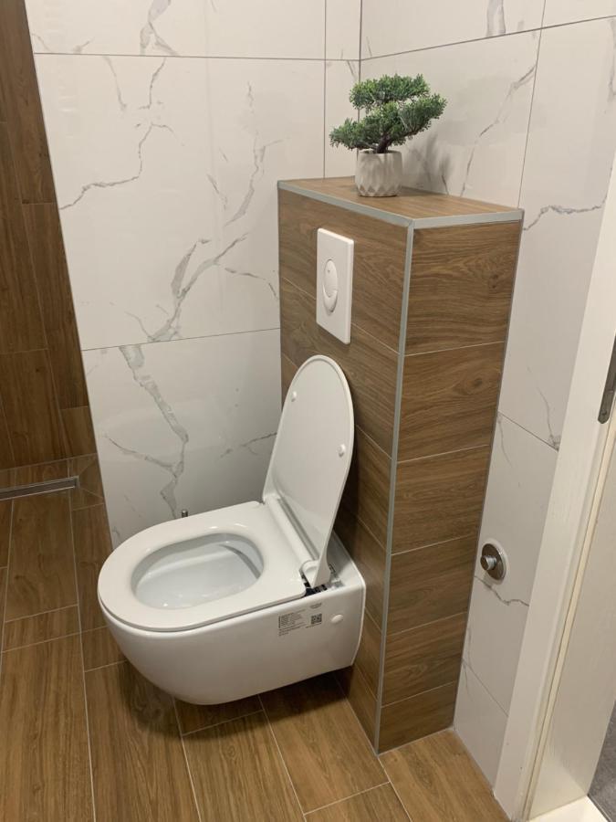 בייאליינה Apartman Geneva מראה חיצוני תמונה