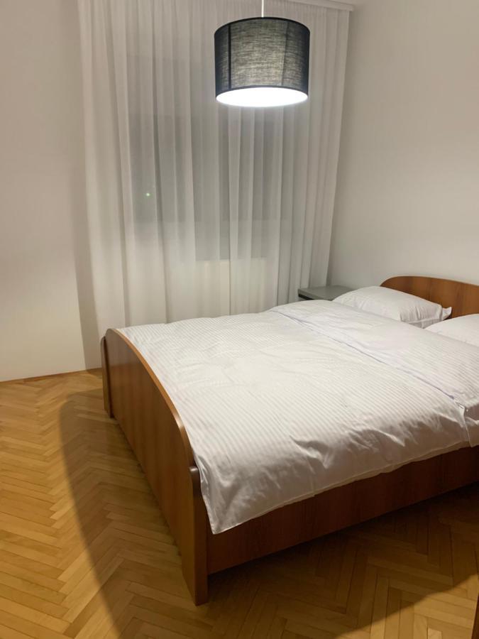 בייאליינה Apartman Geneva מראה חיצוני תמונה